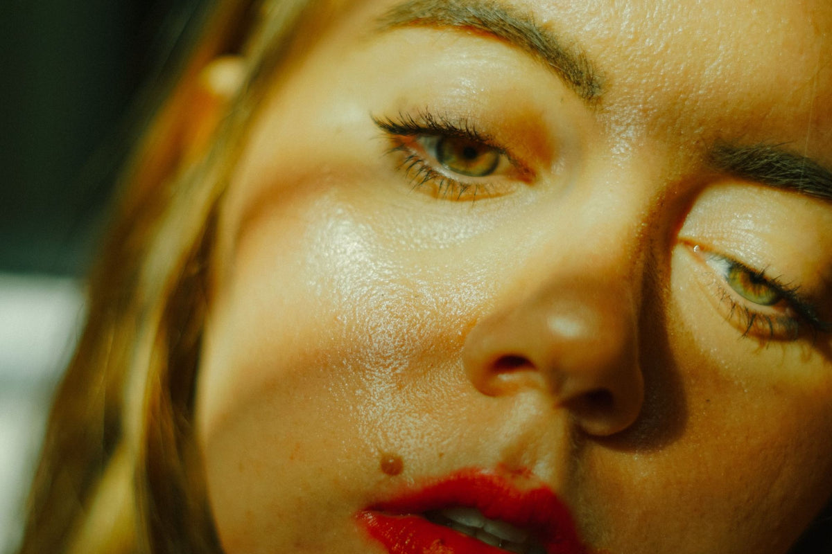 Oily skin: what is it and which skincare do you need?