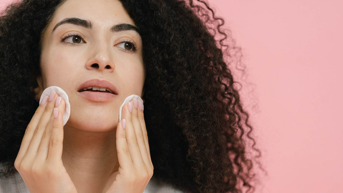 Blackheads: what are they and why do they form?
