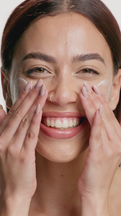 video applicazione face scrub nuvo